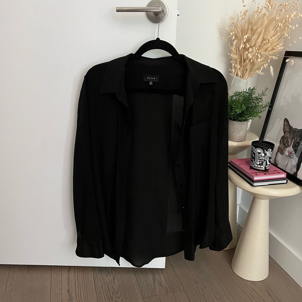dstld button up